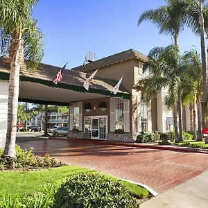 ramada-costa-mesa-newport-beach.topanaheimhotels.com/